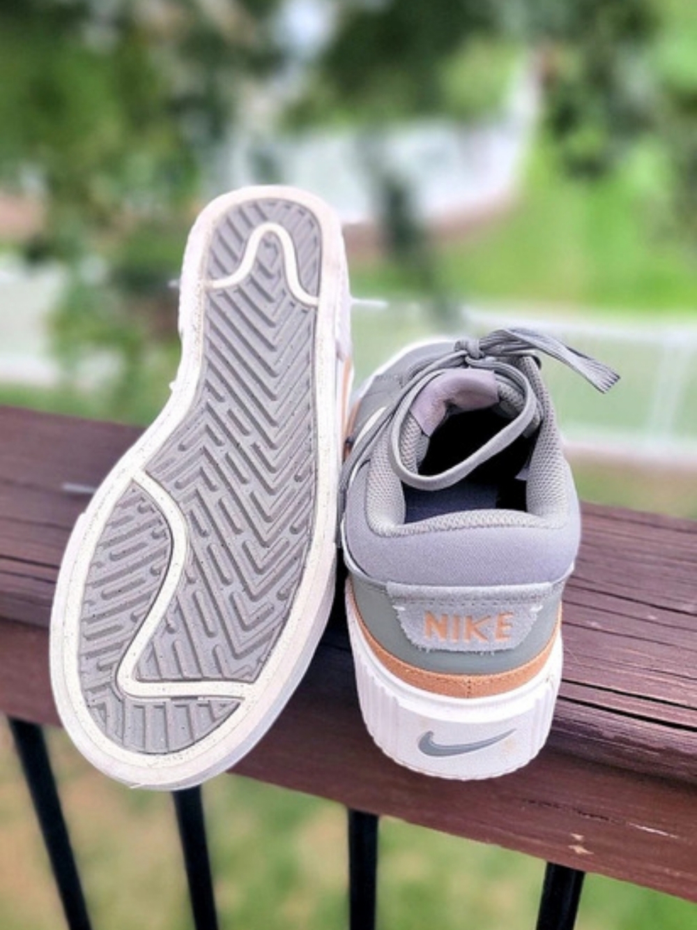 Nike Court Legacy Lift Women's Shoes Sage & White Sneakers Size 7.5 - Picture 3 of 4